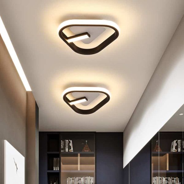 Модерен LED csillár, Черен DM Black Line Триъгълник 20W – Идеален за интериорни декорации с минималистични акценти