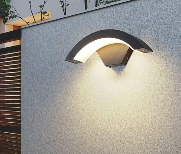 Луксозен LED аплик за фасада, черен – ефективно и издръжливо външно осветление за модерни сгради