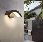 Луксозен LED аплик за фасада, черен – ефективно и издръжливо външно осветление за модерни сгради