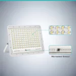LED прожектор 50W, със соларен панел и дистанционно управление – модерно и издръжливо осветление за външни пространства.