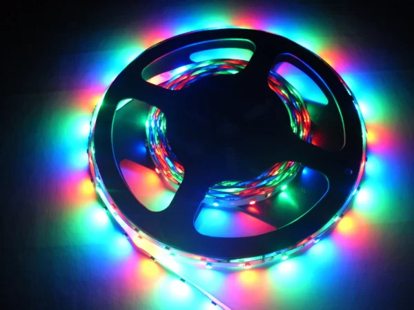 LED RGB лента за външна употреба 5050, 60 LED/m, 14W – Променлив цвят за външно осветление