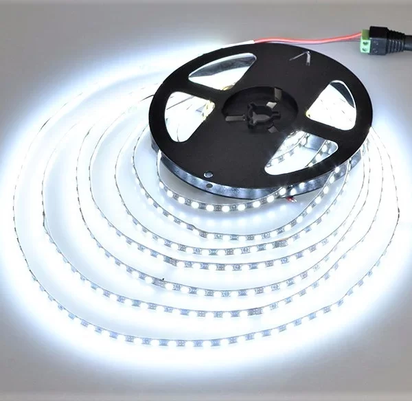 LED лента 5050, 60 LED/м, 12W – Модерно осветление Неутрално Бяло за интериори