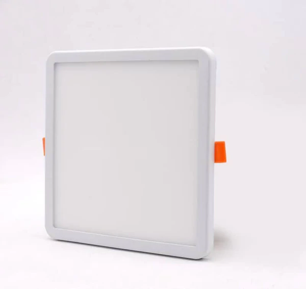 LED спот квадратна форма, студена светлина, 6W – ефективно и елегантно решение за вътрешно осветление