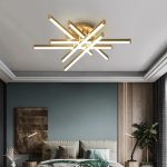 LED полилей, линеен дизайн със златни детайли и дистанционно управление – стилно решение за регулируемо осветление в стаи