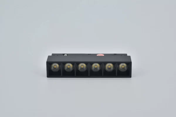 LED решетка магнитна шина черна, 6W – вградено неутрално осветление, идеално за модерни и елегантни пространства