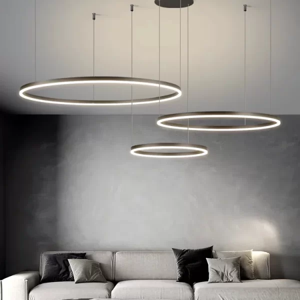 Луксозен висящ csillár с LED пръстени DM3651/40+60+80cm кафяв – съвременен дизайн и елегантно осветление, идеален за изискани интериори