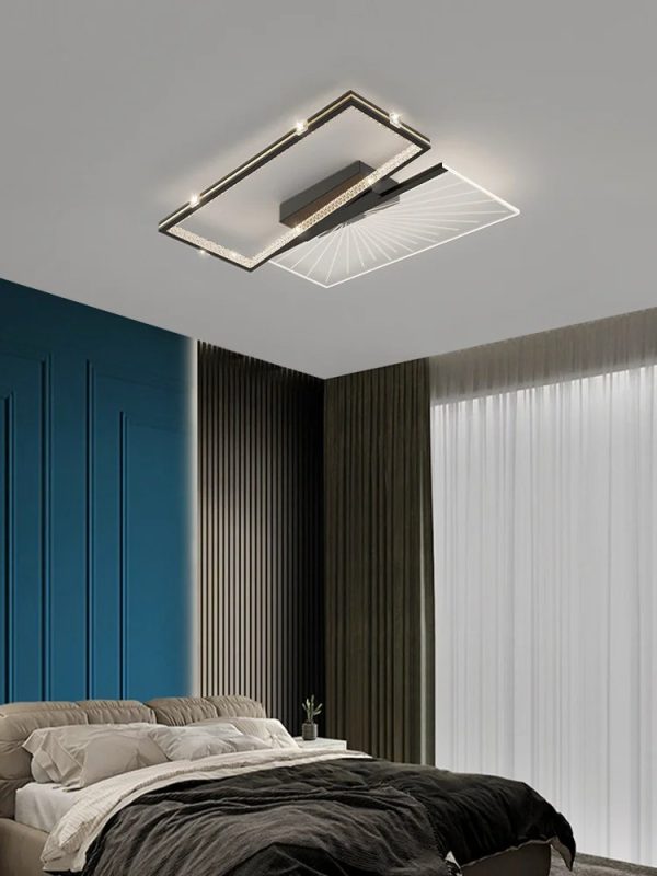 Елегантен LED полилей, модел DMLiving DM9074/2 – Черен и златен дизайн с осветление от 62W за модерна атмосфера