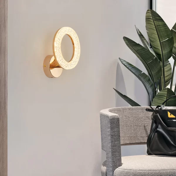 Луксозен LED аплик DM Living, Модел DM300/1, Златен – Елегантен Дизайн и Премиум Осветление за Всяко Пространство
