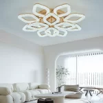 Луксозен csillár DM Living, Модел DM301/8+4 – Излъчващ елегантност и съвременен дизайн със златни акценти