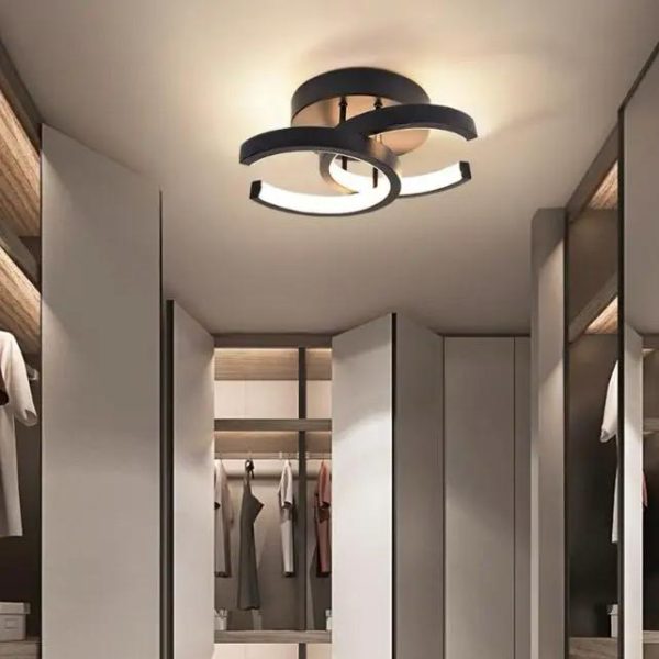 Модерна LED аплика DM Living, Модел DM133 – Извит дизайн с метално покритие и ефективно осветление, черен