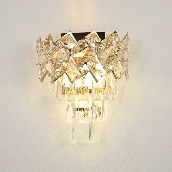 Луксозен LED аплик с кристали, елегантен дизайн, модел DM62111/2W, златист – изискано и ексклузивно осветление за всяко пространство