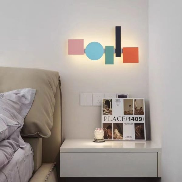 LED осветително тяло с многоцветни акценти и артистичен дизайн, модел DM9212/680MM – Изтънченост и изискан стил