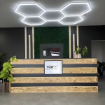 Премиум полилей HoneyComb DM Living – 5 шестоъгълника със студена светлина 6500K, 192W – Ефективно и елегантно осветление